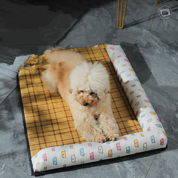 側面が付いている正方形犬のベッド