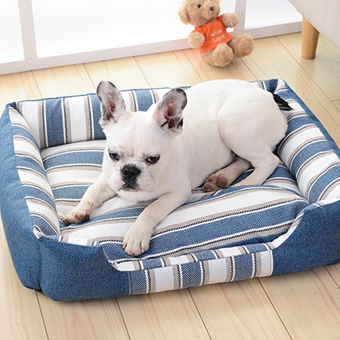 外側のための暖かい犬のベッド